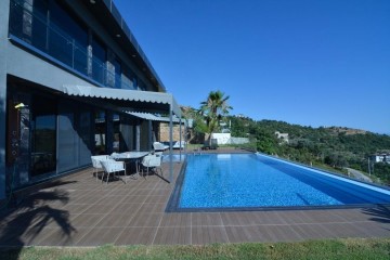 Alanya  Dinek  Mah Lüks  6+2 Satılık Villa